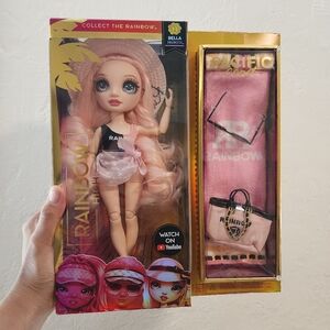 Rainbow High Pacific coast Bella Parker